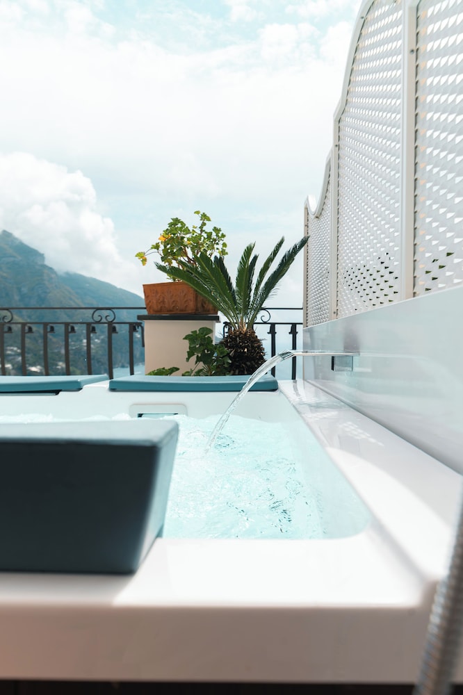 swimming pool spa