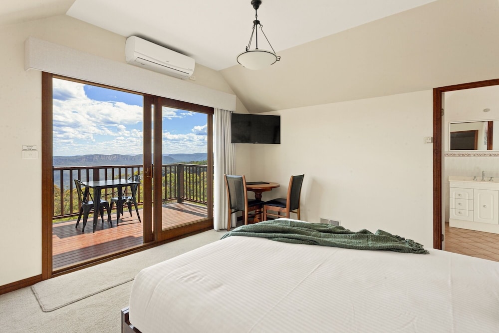 Loft, Suite, 1 Queen and 1 Single Bed