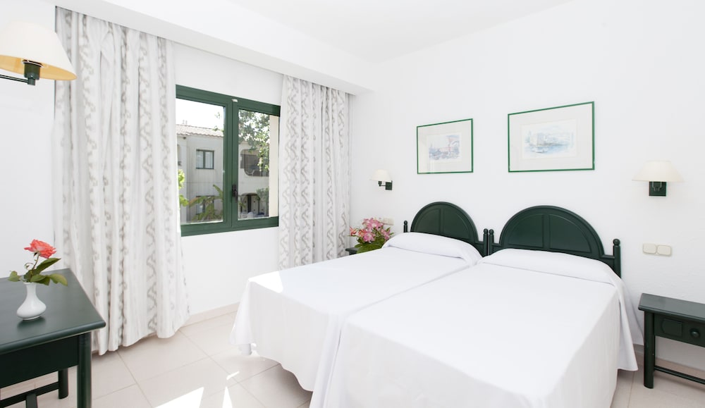 Valentin Son Bou Hotel Apartments 41/85