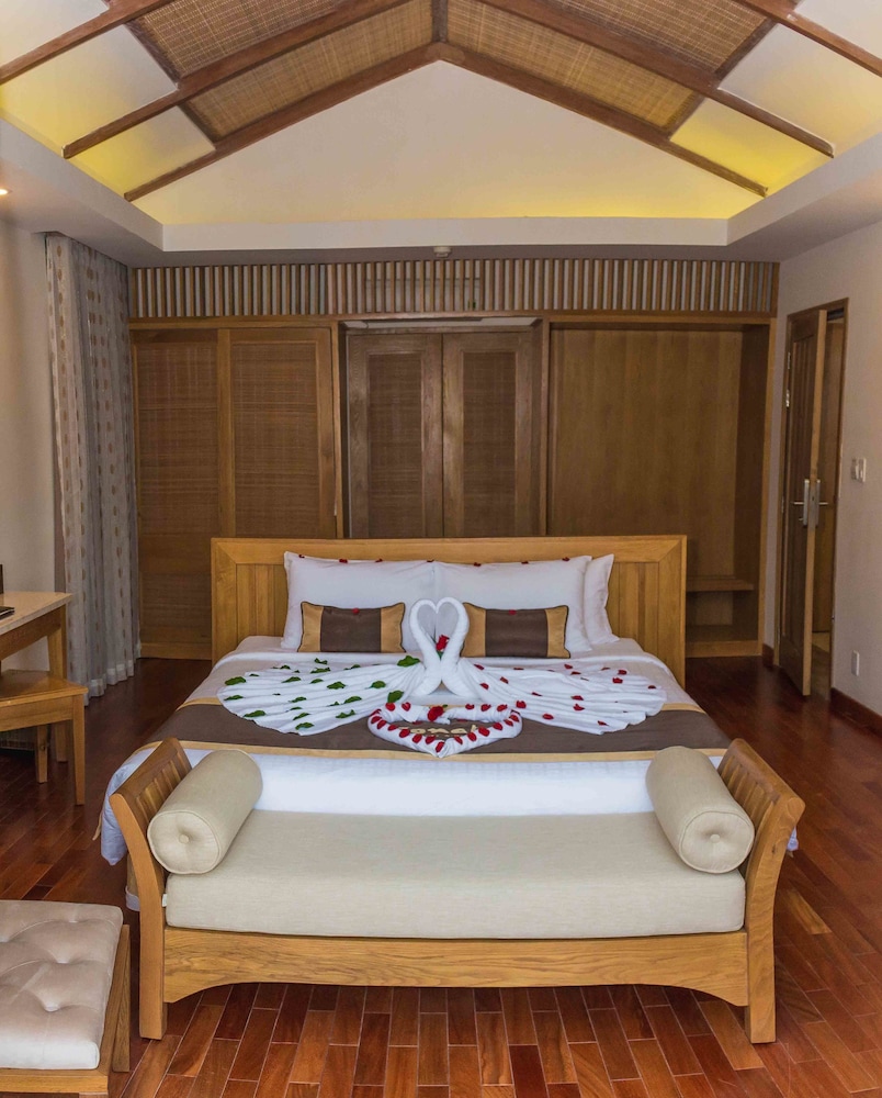 Sonata Resort & Spa 29/70