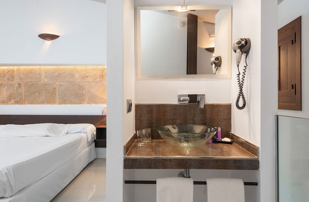 Can Vent Boutique Hotel 36/38