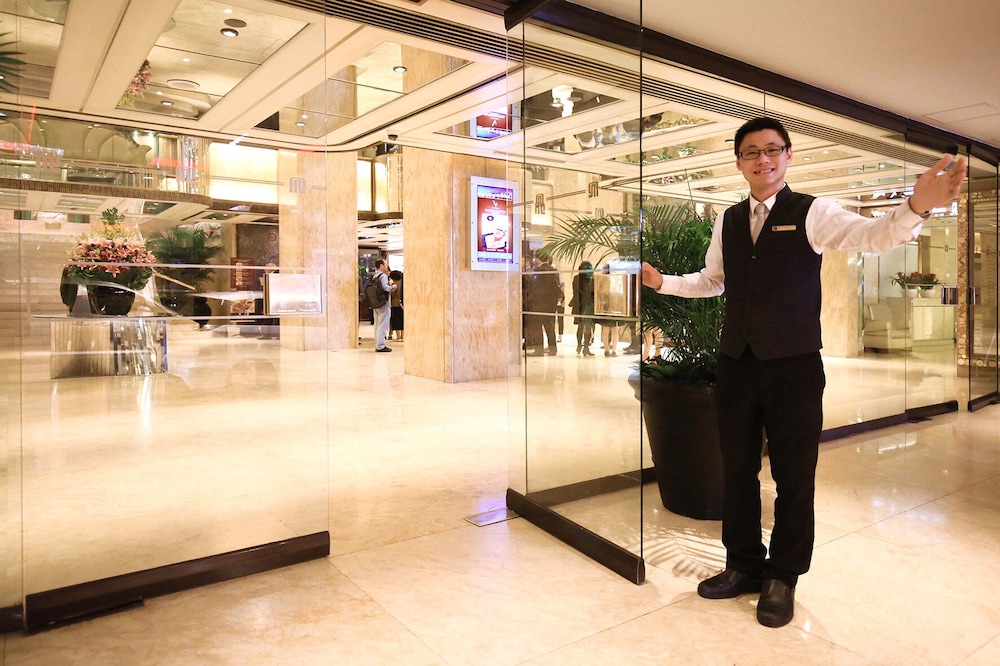 Regal Kowloon Hotel 8/50