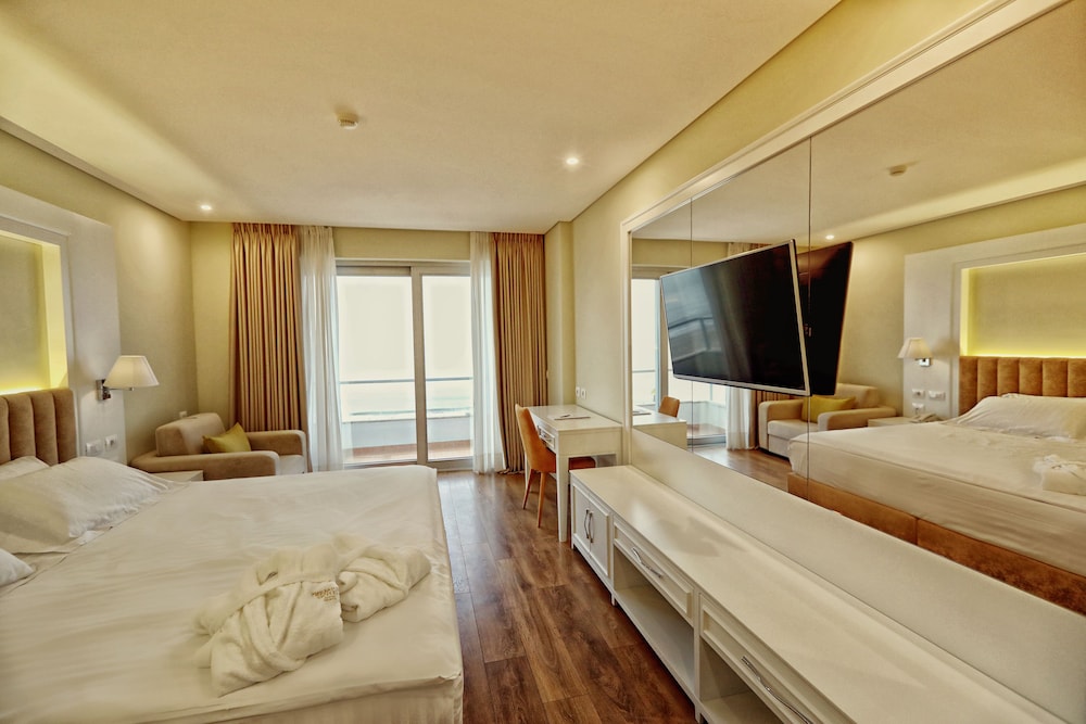 Premium Hotel Beach 13/50