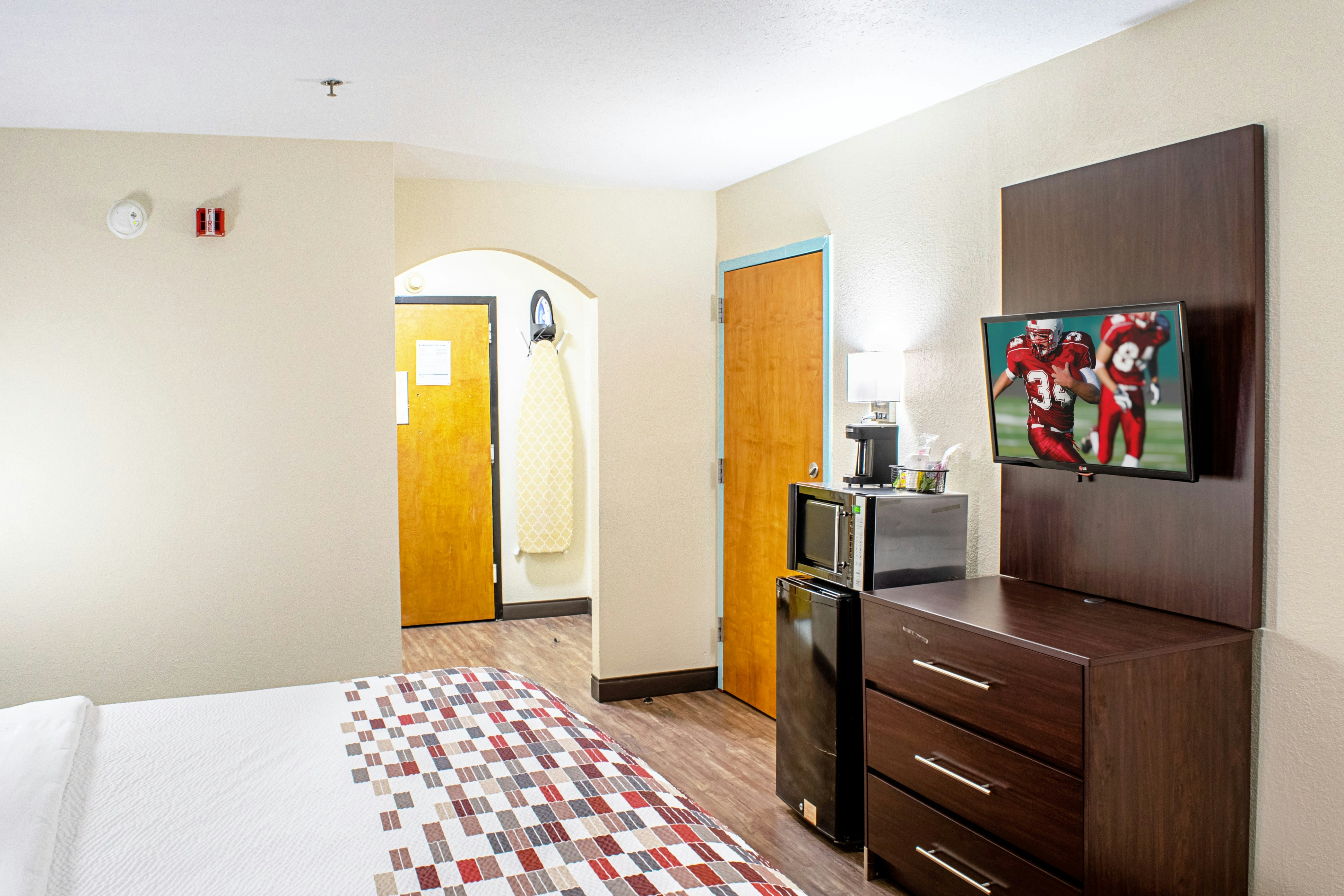 Red Roof Inn & Suites Middletown - Franklin 10/31
