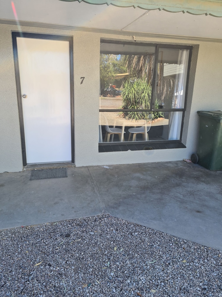 ALICE MOTOR INN 28/56