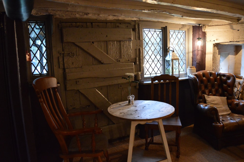 The Old House Inn 23/50