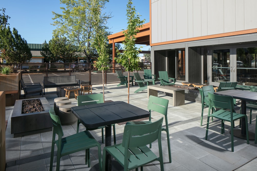 Waypoint Hotel 46/62