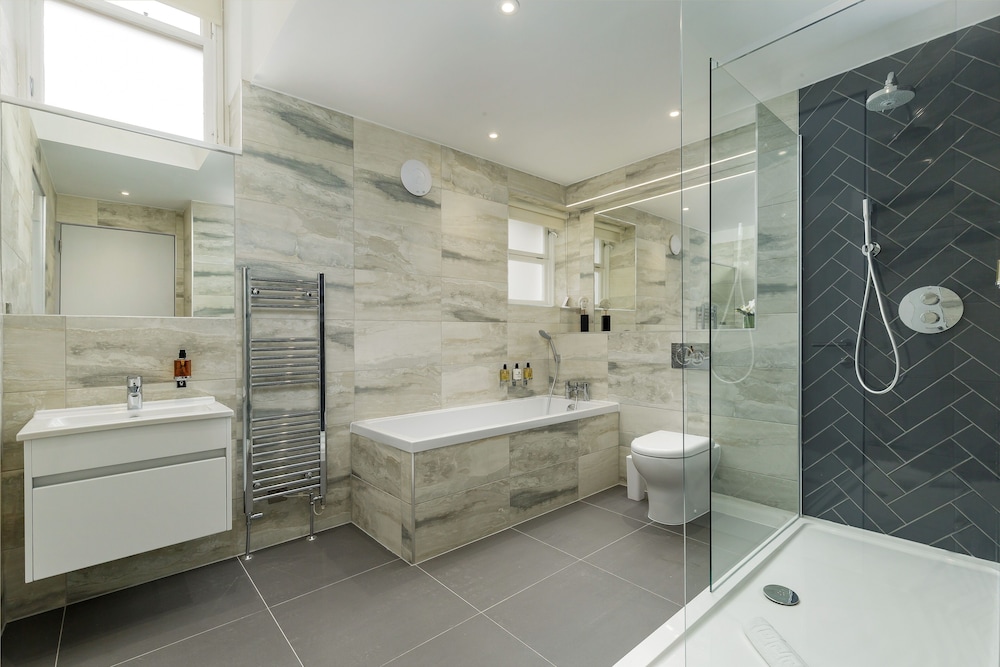 Destiny Scotland - Princes St Residence 48/50