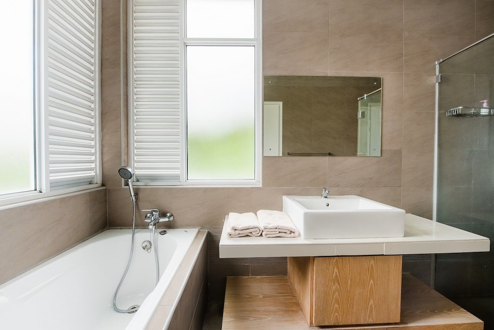 New Corner Shamrock Beach Villas Seaview 28/58