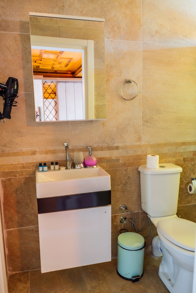 Astra Boutique Hotel 48/50