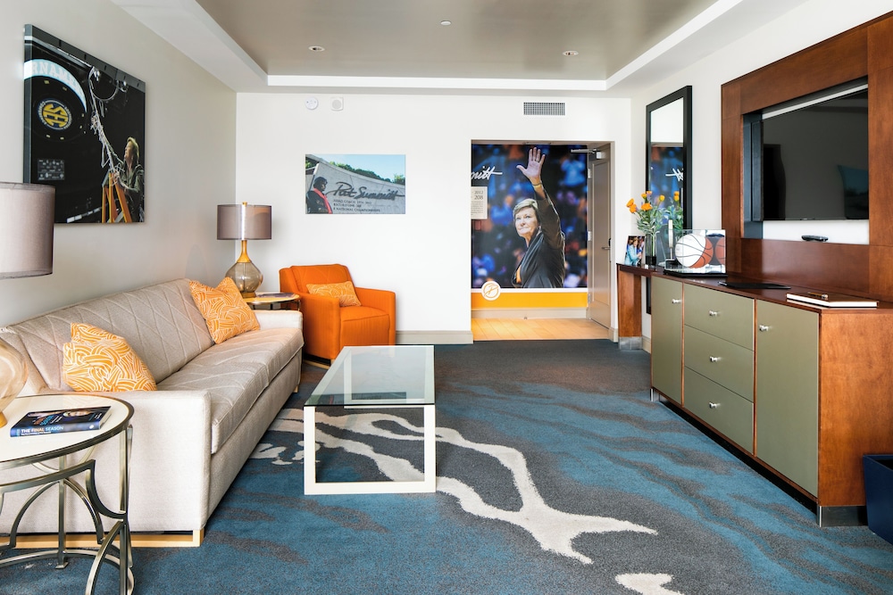 The Tennessean Personal Luxury Hotel 36/57