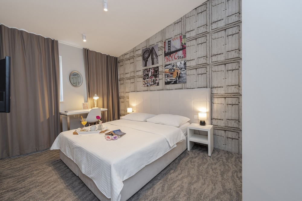 Downtown Boutique Hostel 6/50