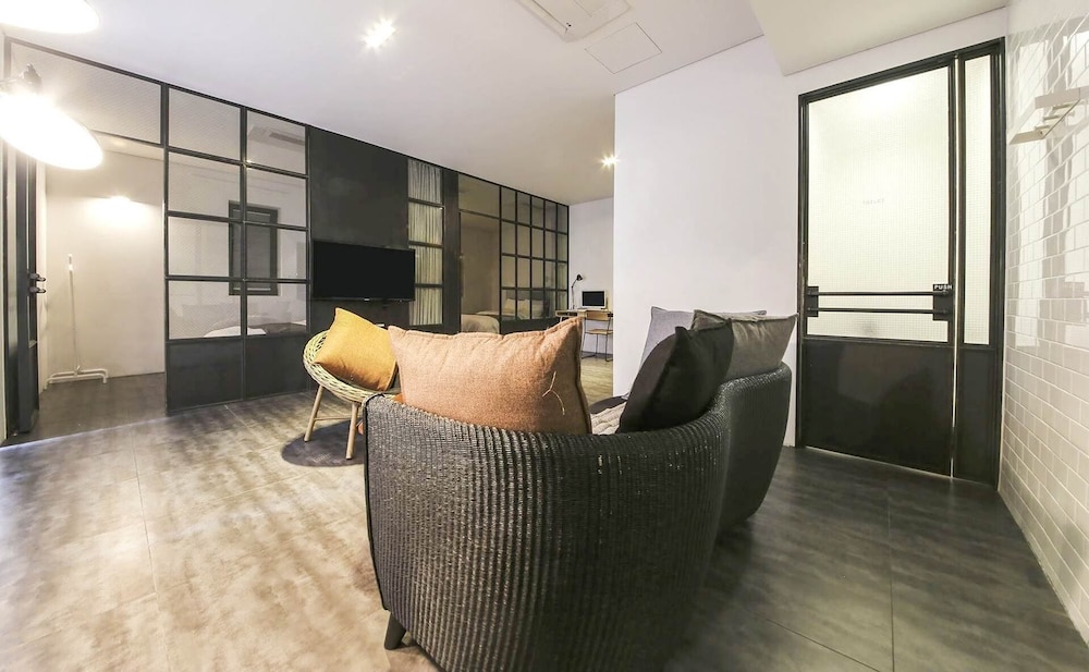 Ami Boutique Hotel 35/50