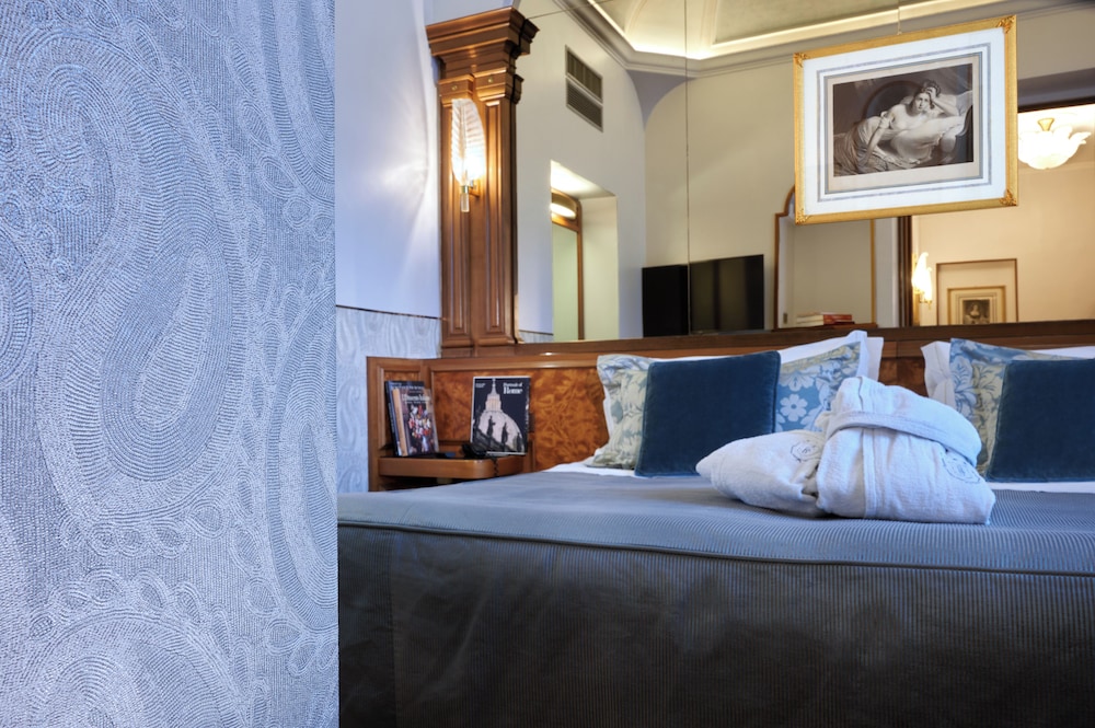 Hotel Farnese 24/69