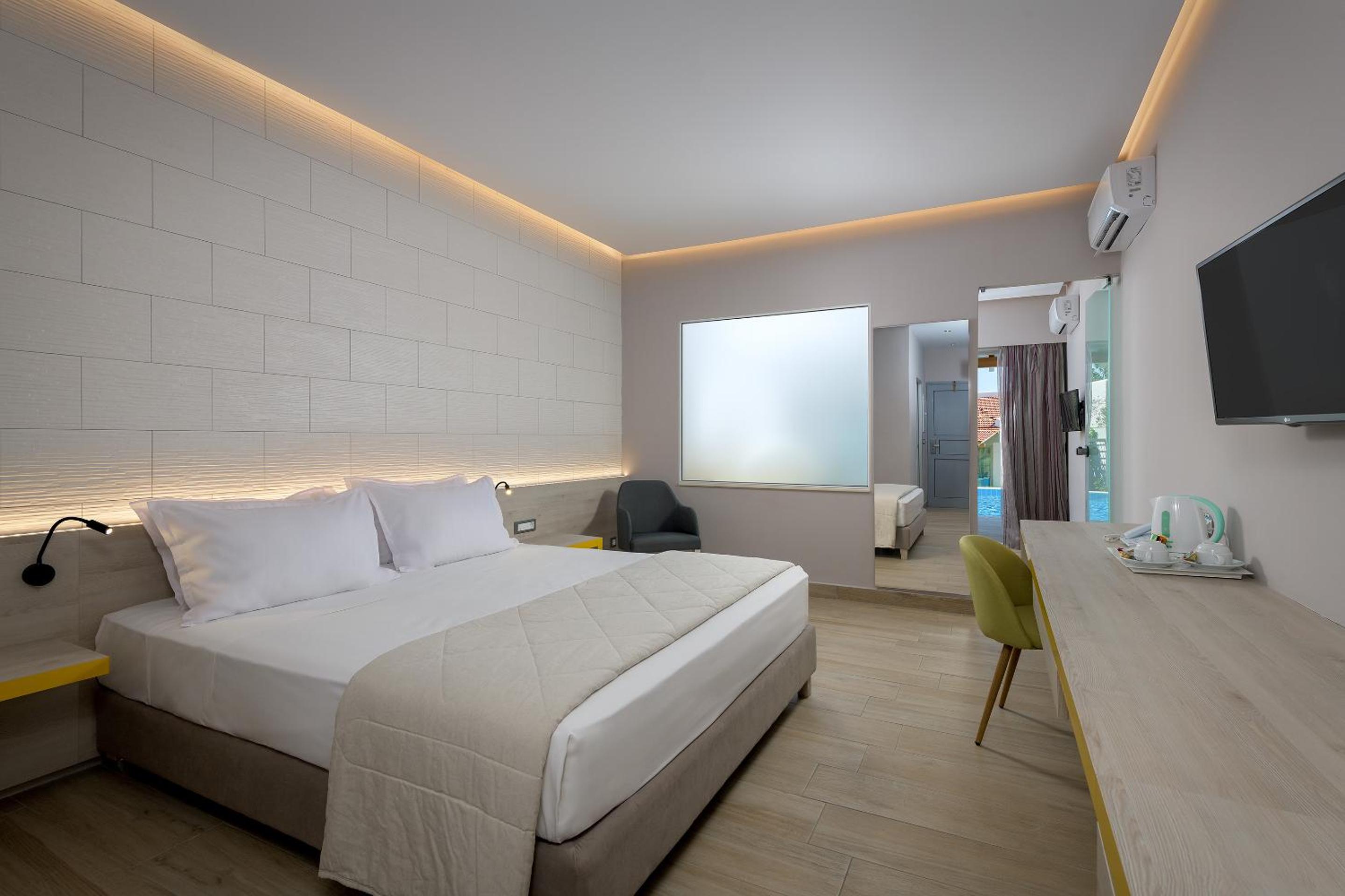 Swim Up, Deluxe, Suite
