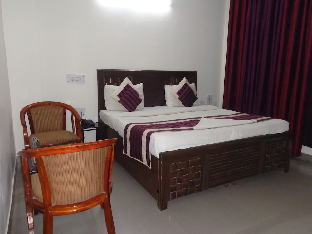 Hotel Akash Palace 10/21