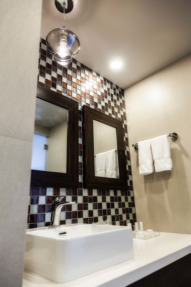 Plaza Paitilla Inn Hotel 20/50