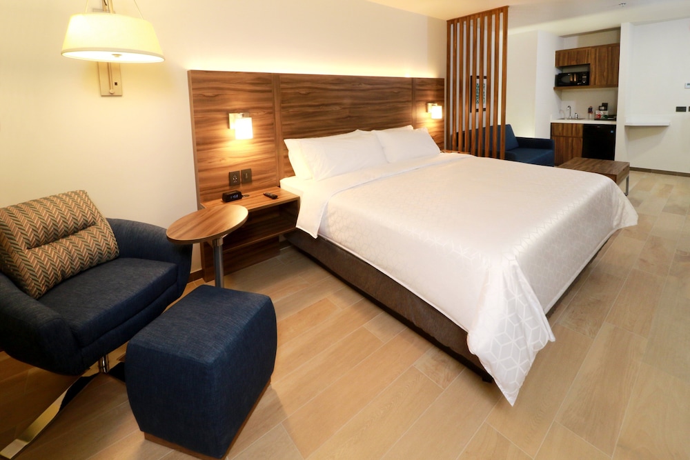 Holiday Inn Express And Suites Playa Del Carmen 21/74