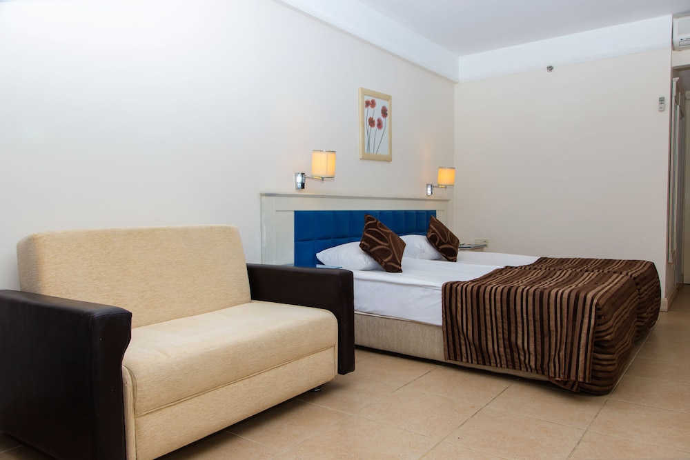 Champion Holiday Village All Inclusive 20/50