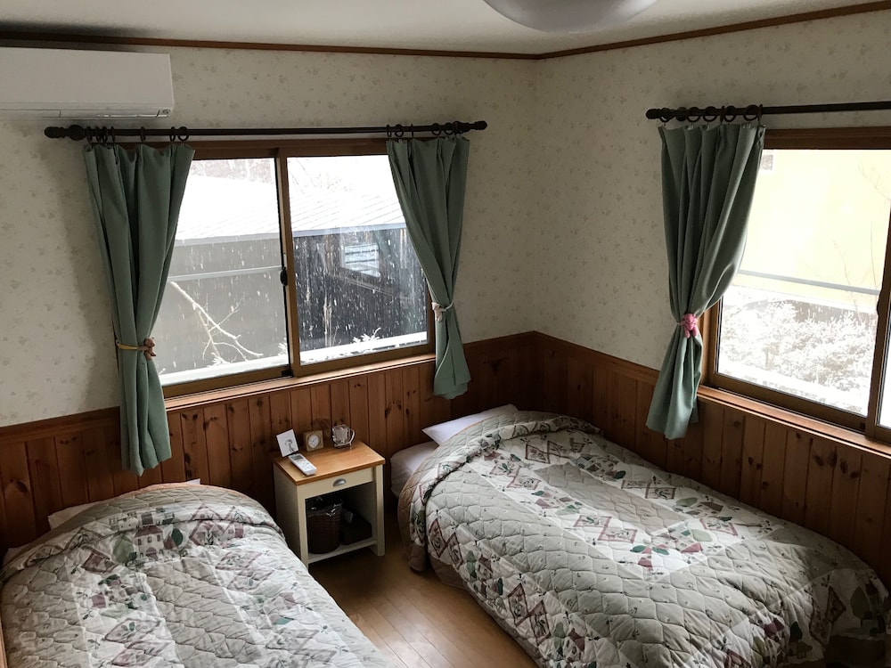 Guesthouse Chaconne Karuizawa 25/75