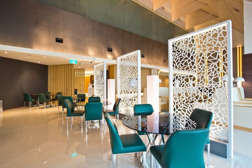 Ambassador Transit Lounge Singapore T2 24/27