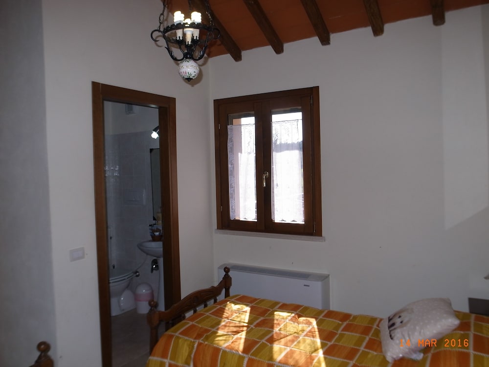 Agriturismo Borgo Antico 33/44