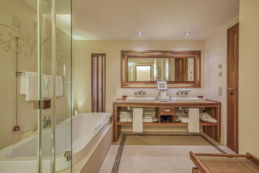 Spa, Superior, Queen Bed، WALD AND SCHLOSSHOTEL FRIEDRICHSRUHE 3/3