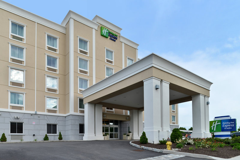 Holiday Inn Express and Suites Peekskill-Lower Hudson Valley 53/55