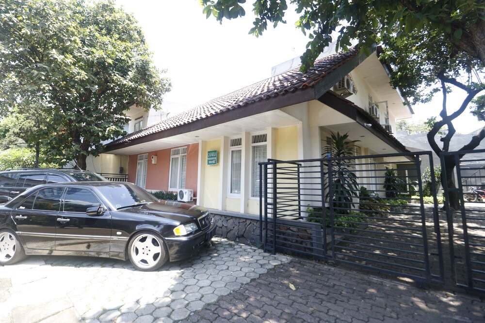 Reddoorz @ Jalan Gatot Subroto Jakarta 3/19