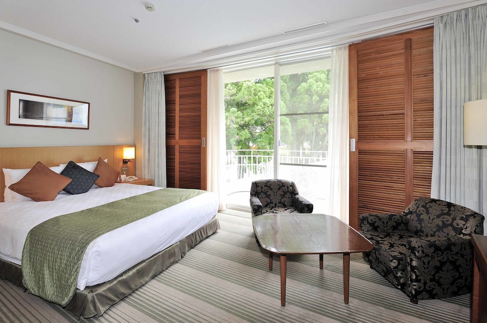 ROOM, DOUBLE BED
