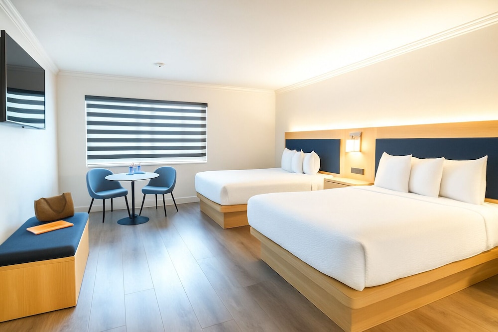 DELUXE, 2 QUEEN BEDS