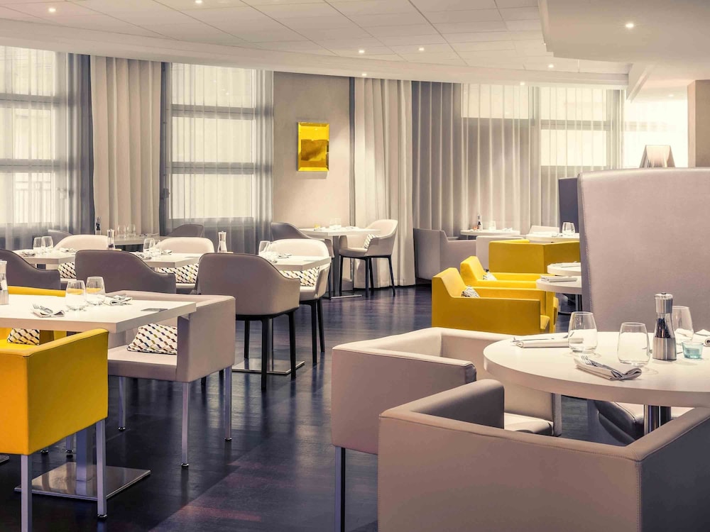 Mercure Paris Massy Gare TGV 52/76