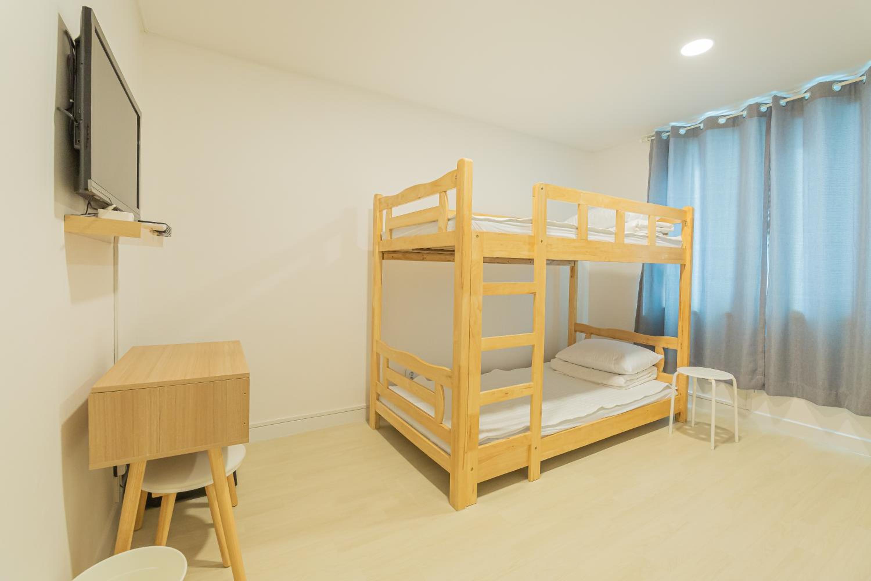 Room, Twin Beds, 2 Bunk Beds, Private Bathroom