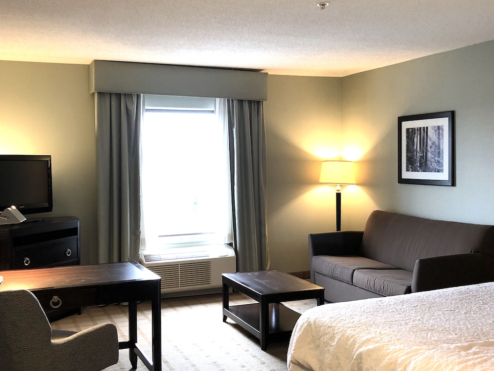 Hampton Inn Suites Detroit Canton 56/89