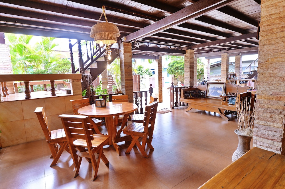 Huan Kawin Hostel Photography Gallery 43/50