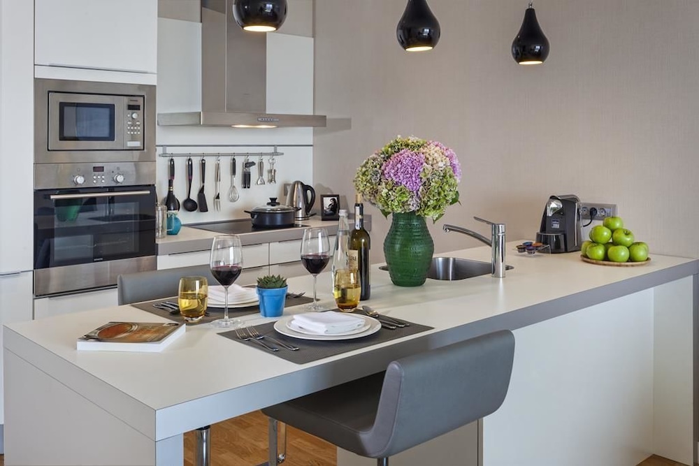 Anthill Suites 49/56