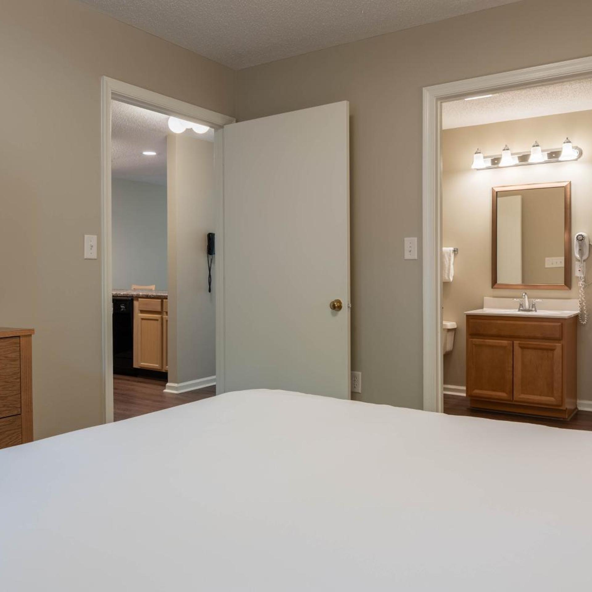 1 Bedroom, Condo, Partial Kitchen