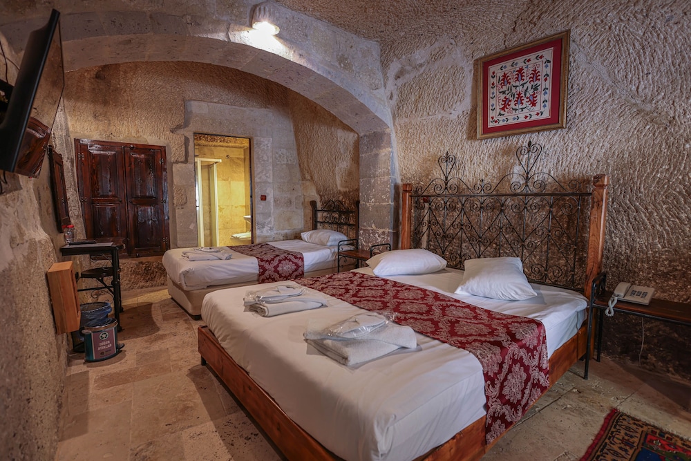 Travellers Cave Pension 21/50