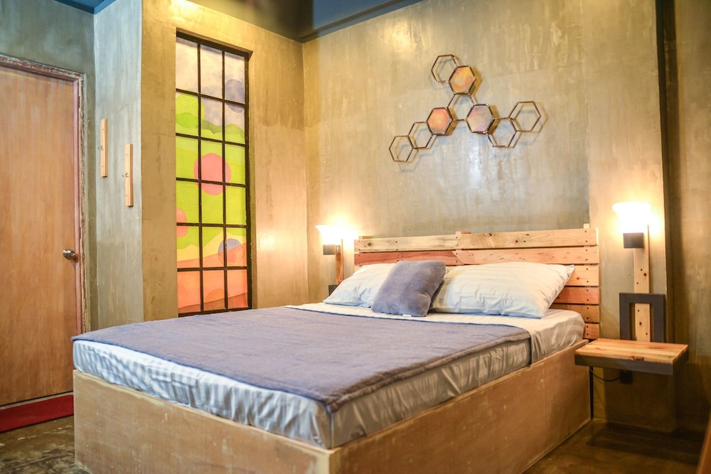 Bhive Hotel 15/42