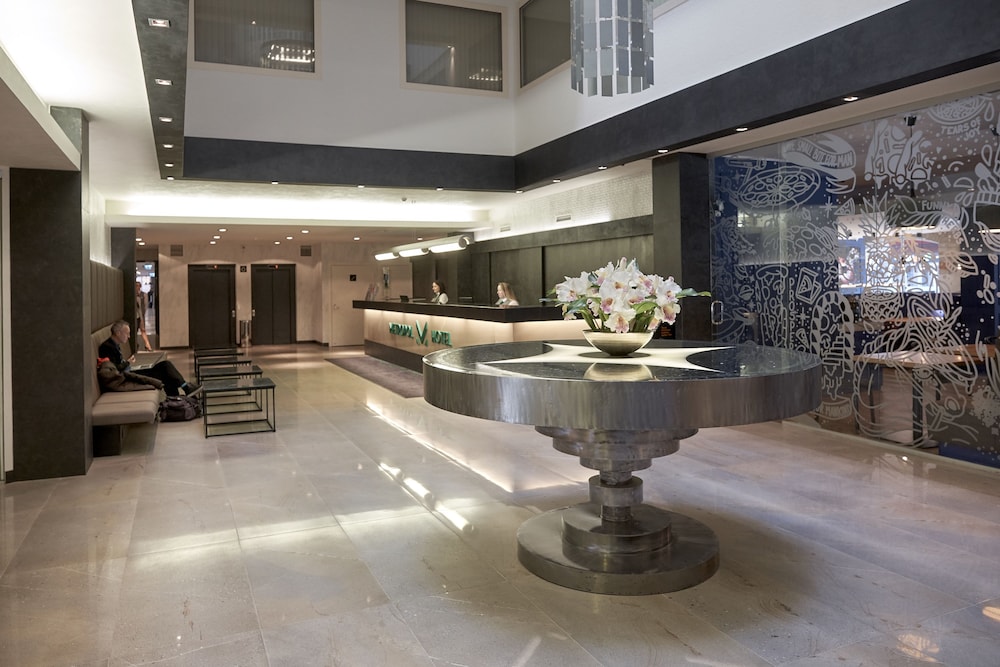 Metropol Hotel 12/59