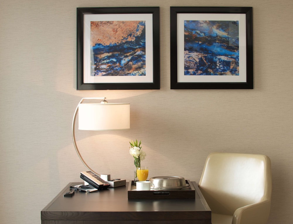 Embassy Suites by Hilton Seattle Bellevue 67/76