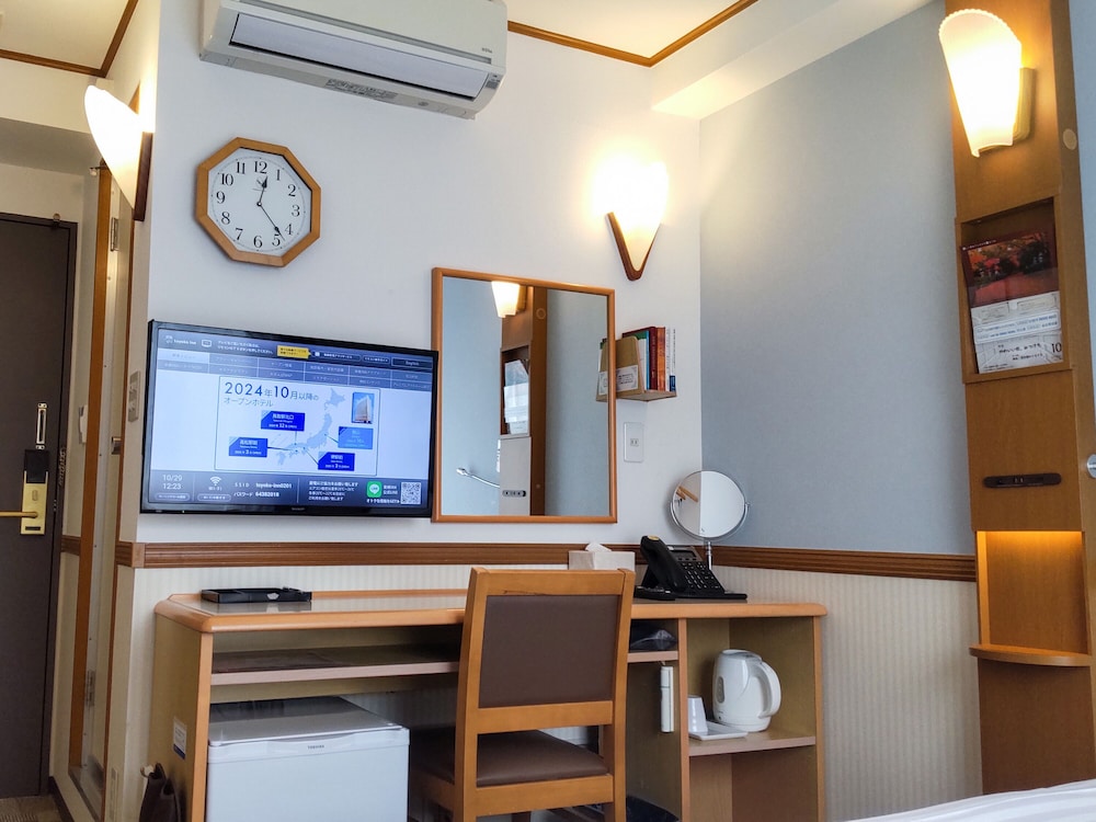 Toyoko Inn Higashi-Hiroshima Ekimae 45/50