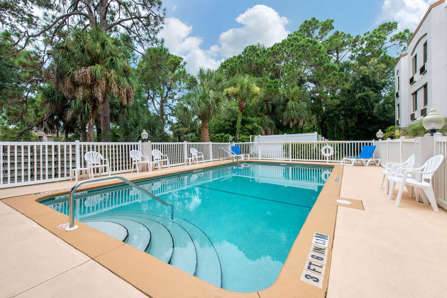 Sleep Inn Sarasota North 17/25