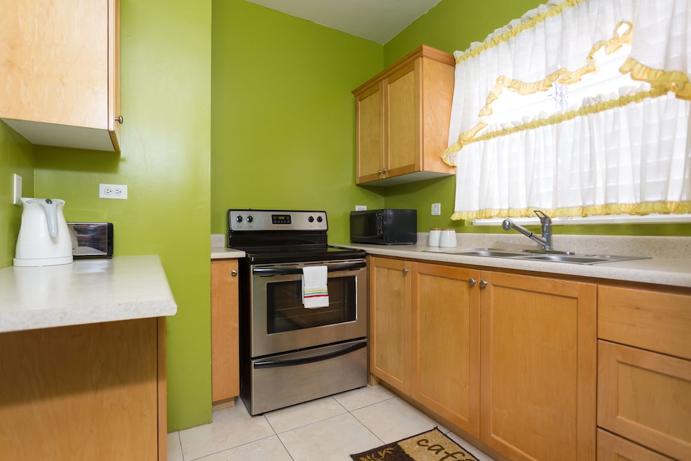 New Kingston Apt At Wellington Cove 25/27