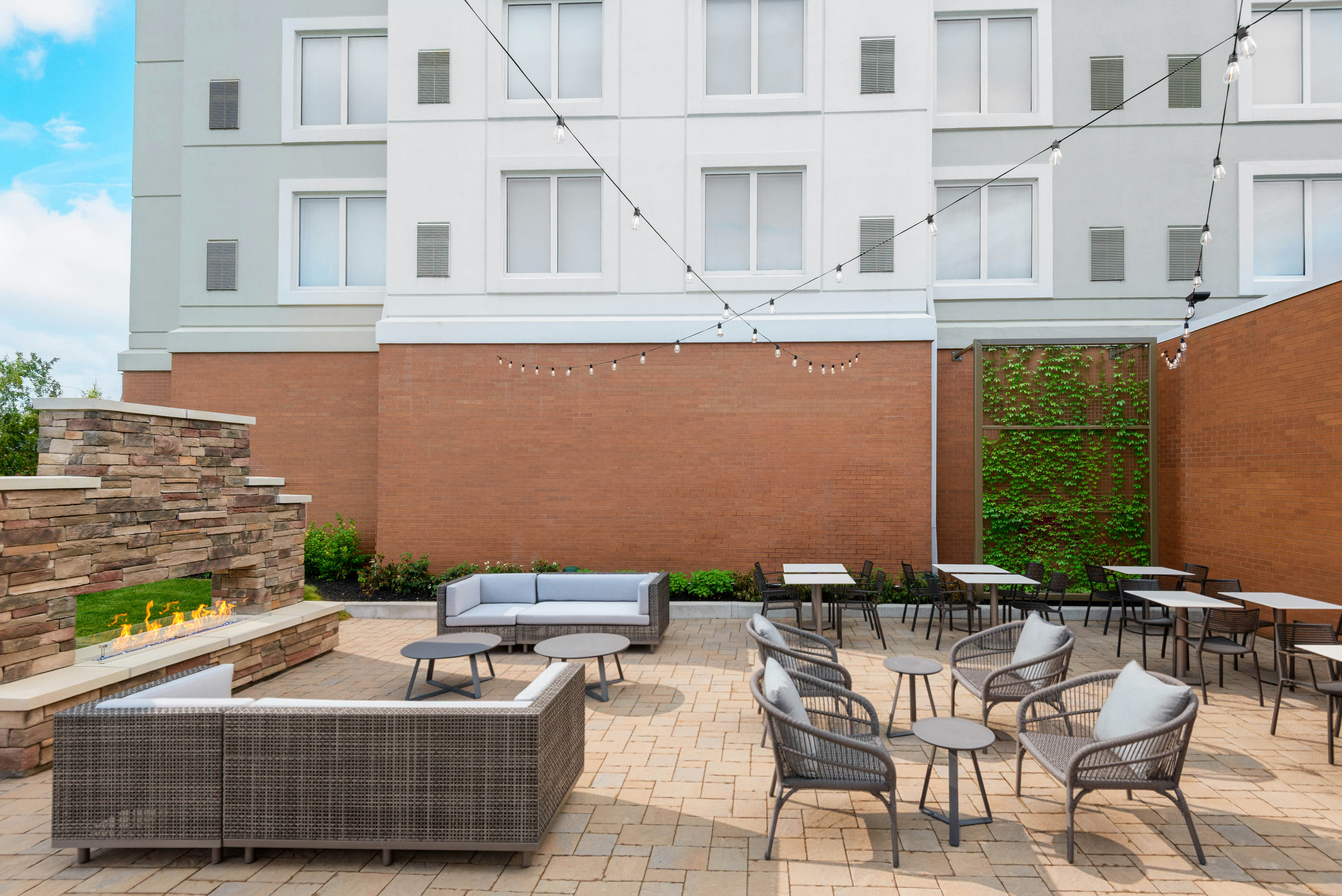 Hilton Garden Inn Buffalo Airport 36/65