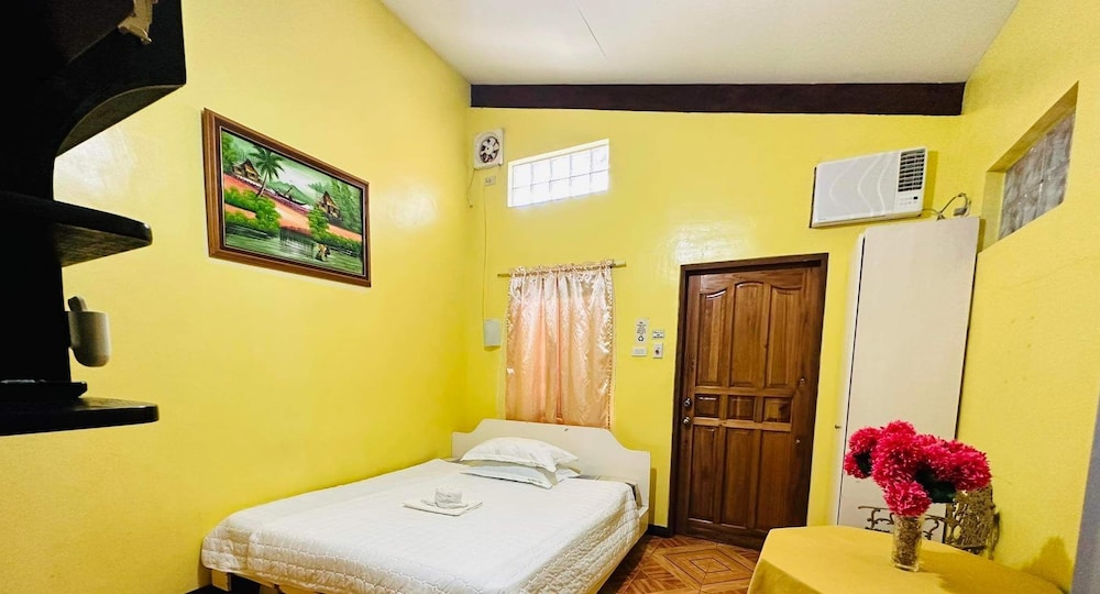 Coco Mango's Place 24/66