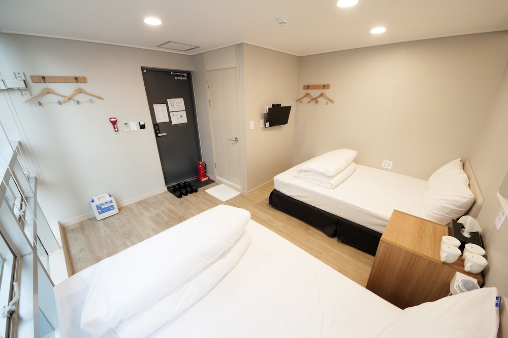 OYO Hostel Myeongdong 1 27/63