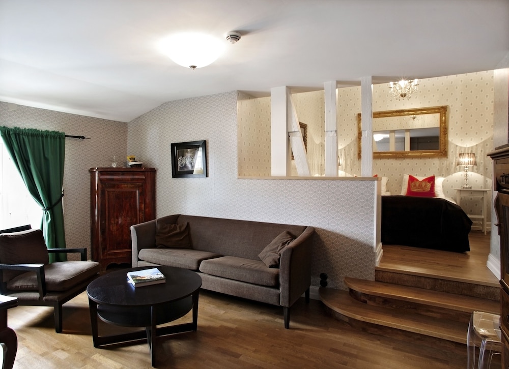 Hotel Kong Carl 39/48