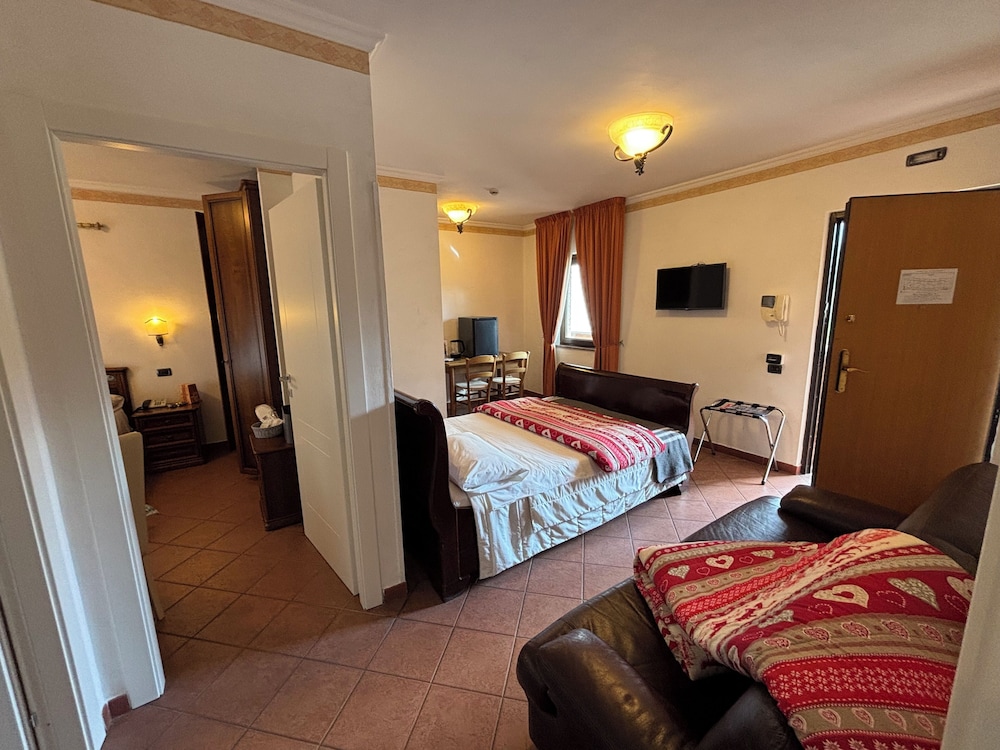 Euro House Inn Airport Hotel Residence 21/72