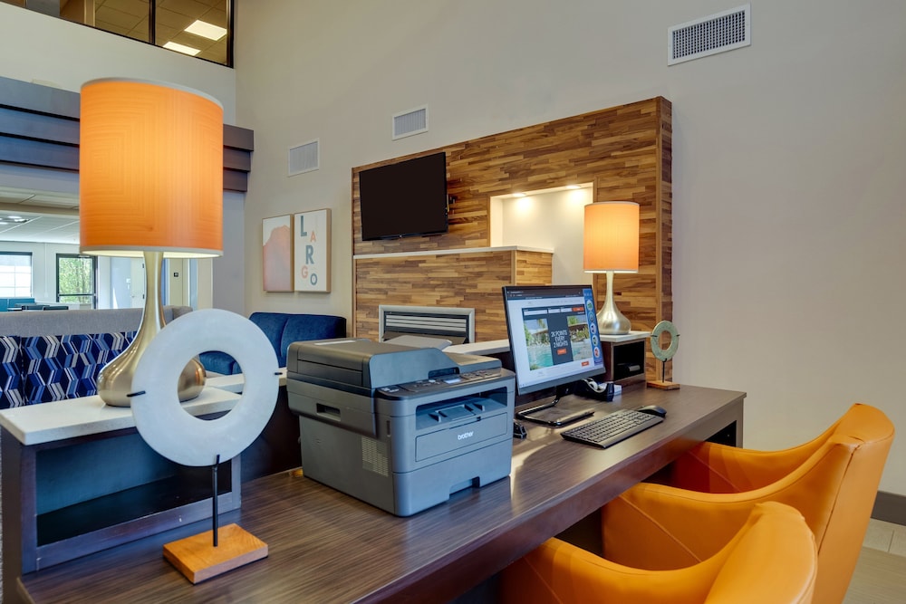 Holiday Inn Express & Suites I-95 Capitol Beltway-Largo 51/57